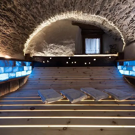 Civico 8 مارمورا