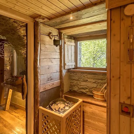 Civico 8 شاليه *